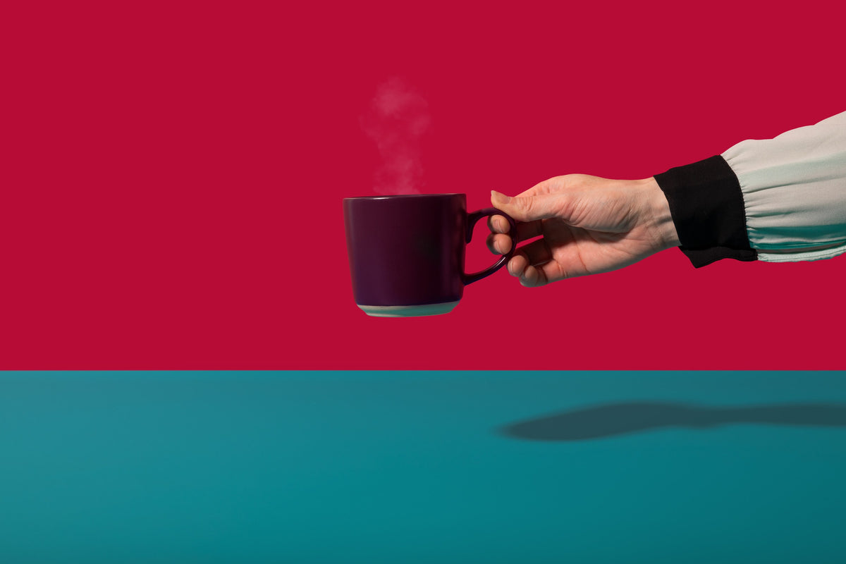 Kubek ceramiczny do kawy La Cafetière – fioletowy, 350 ml – aranżacja