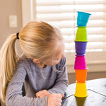 Kubeczki z przyssawkami Fat Brain Toy Co. – Suction Kupz, 6 szt. – zdjęcie 4
