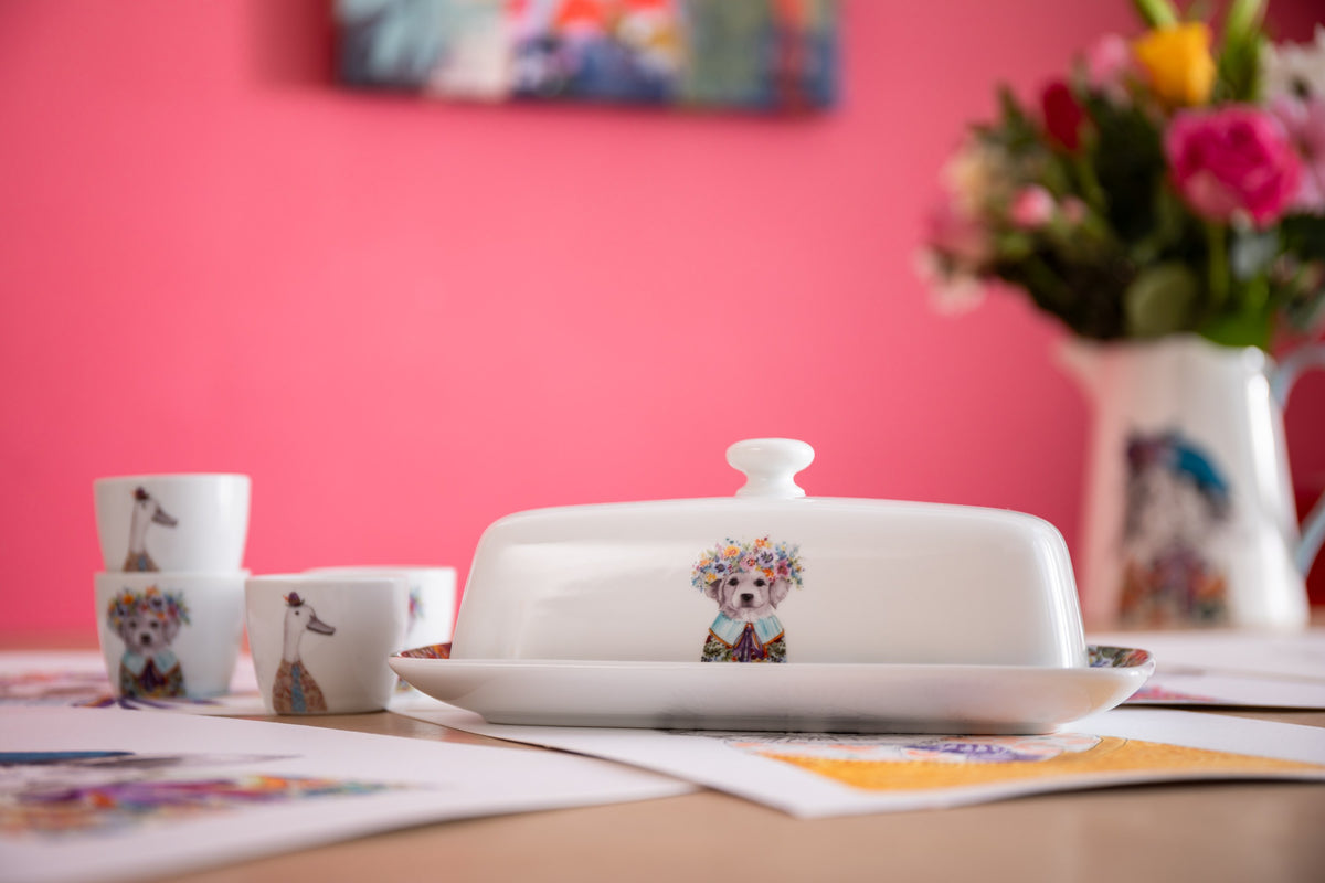 Pojemnik na masło Szczeniak Tipperleyhill Mikasa – porcelanowy, 200 g – aranżacja