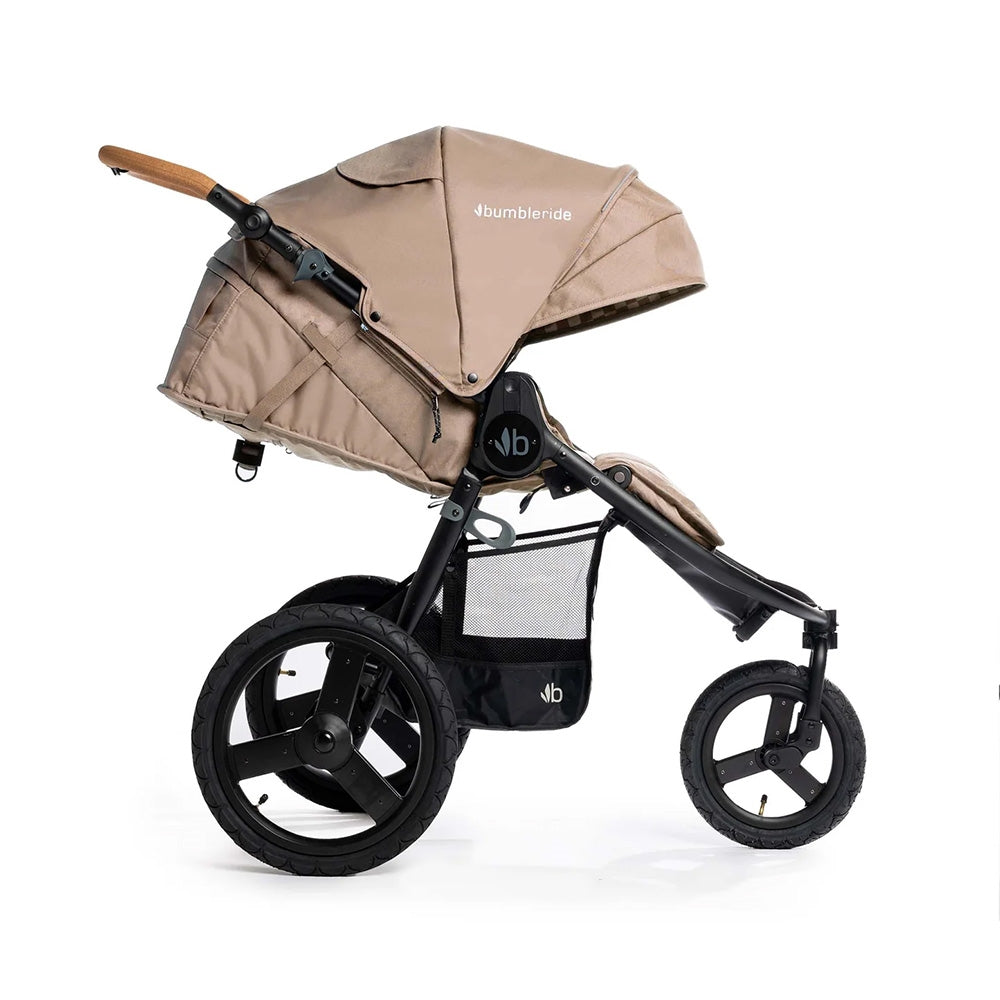 Bumbleride Speed Sand — ujęcie od tyłu pod kątem
