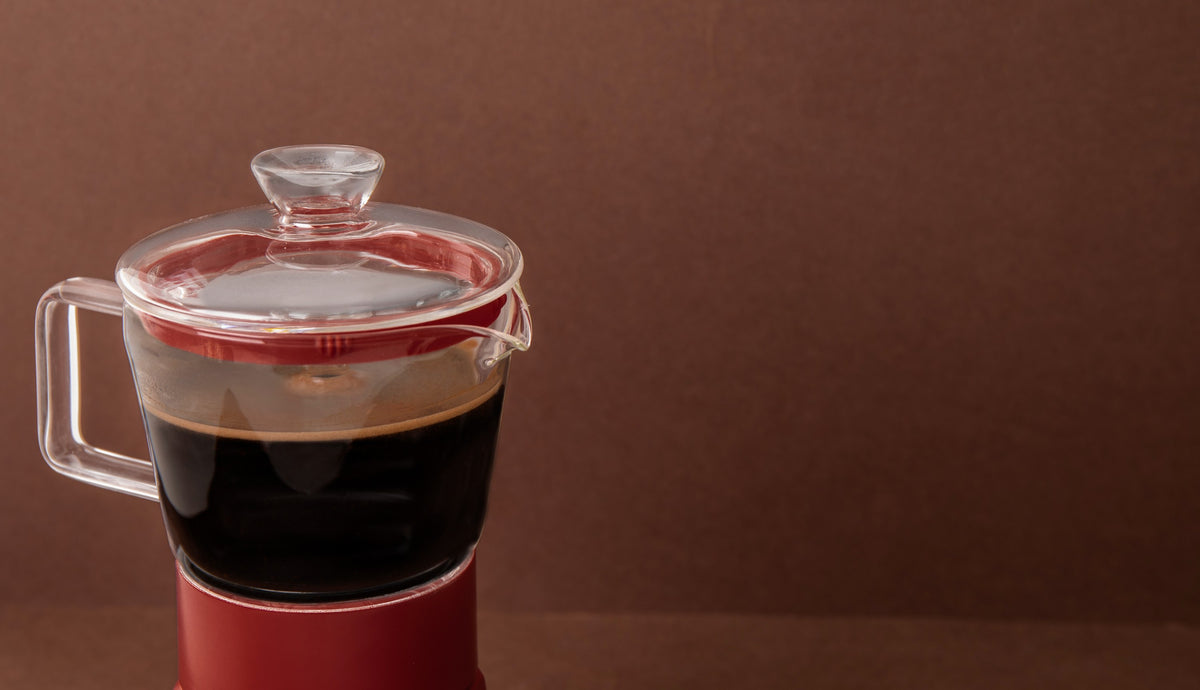 Szklana kawiarka Verona La Cafetière – czerwona, 290 ml – aranżacja