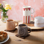 Kubek kamionkowy Eat Sleep Coffee Repeat Mikasa – brązowy, 400 ml – aranżacja