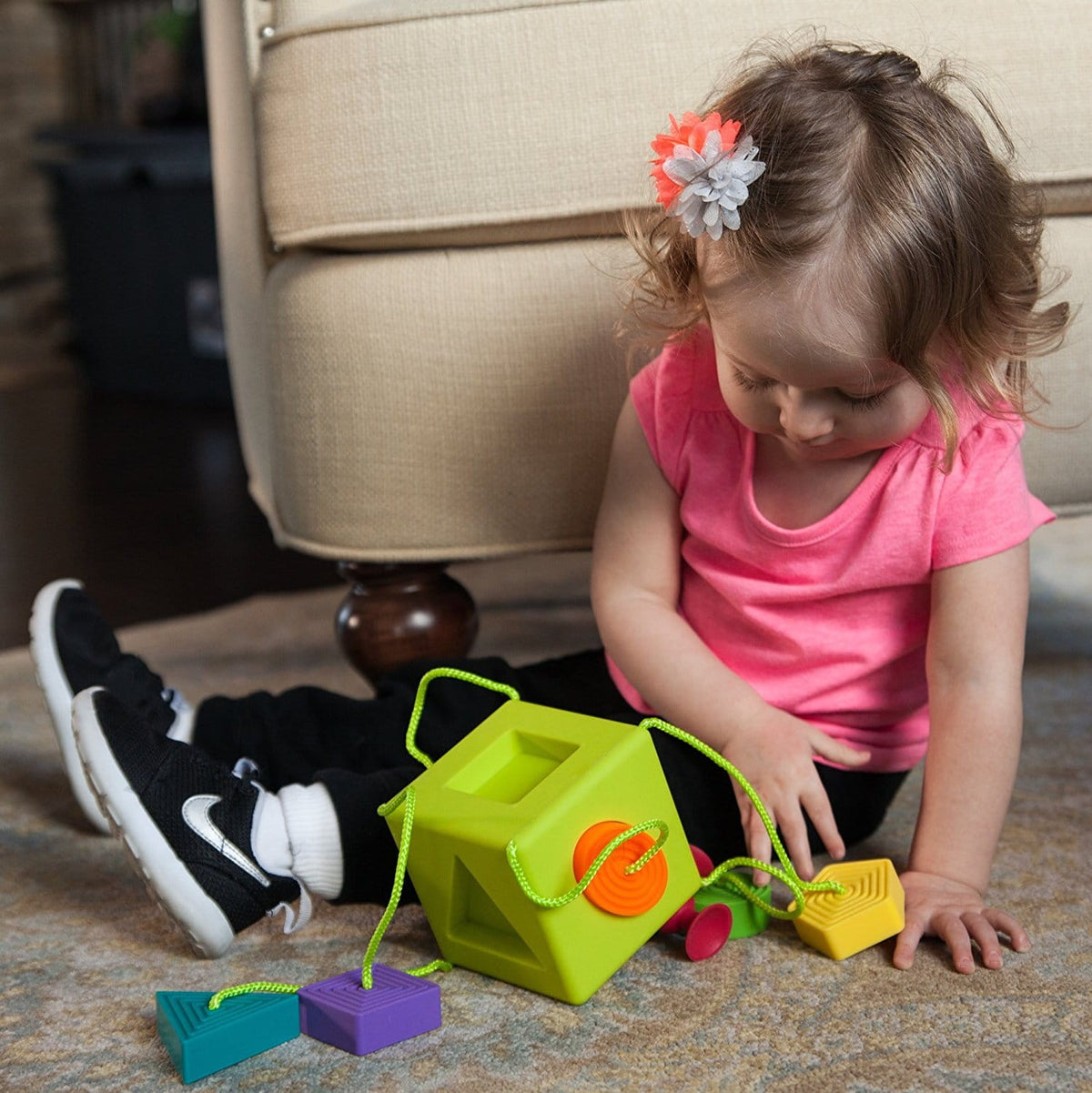 Sorter kształtów Fat Brain Toy Co. – OombeeCube – zdjęcie 3