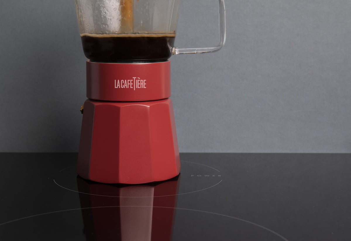 Szklana kawiarka Verona La Cafetière – czerwona, 290 ml – aranżacja