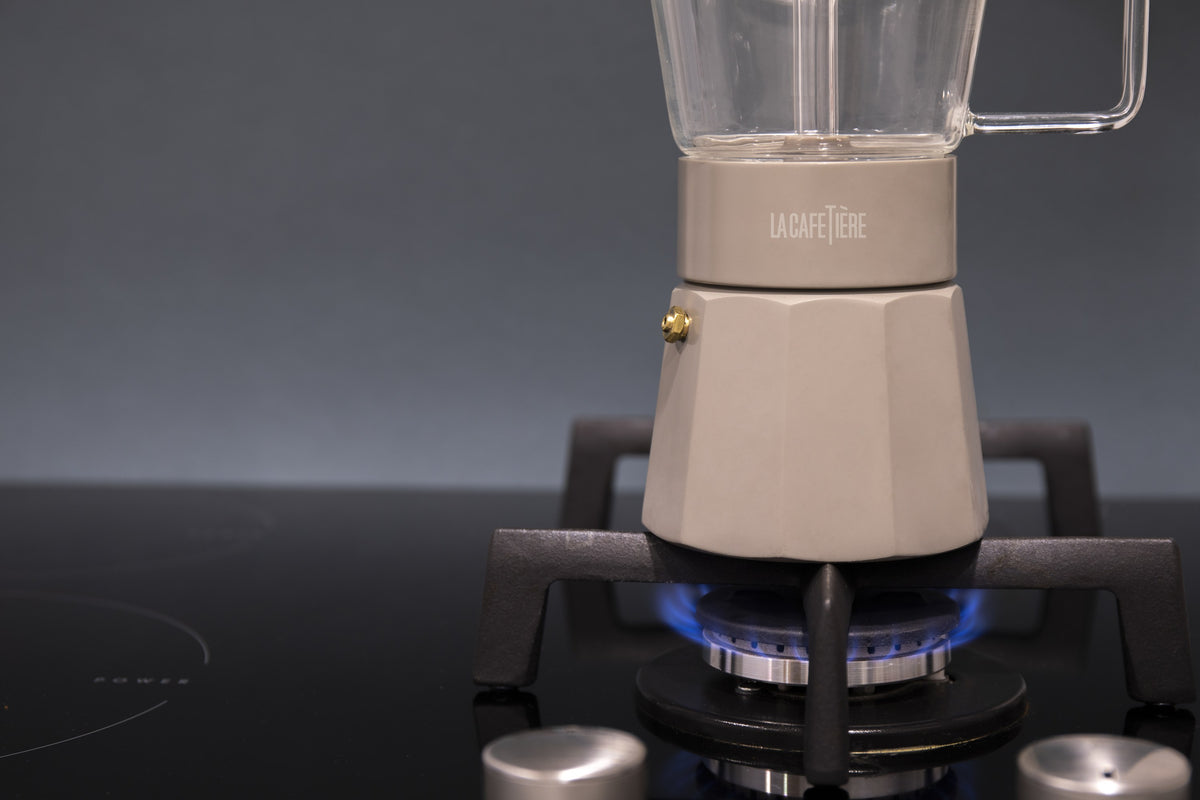 Szklana kawiarka Verona La Cafetière – latte, 290 ml – aranżacja