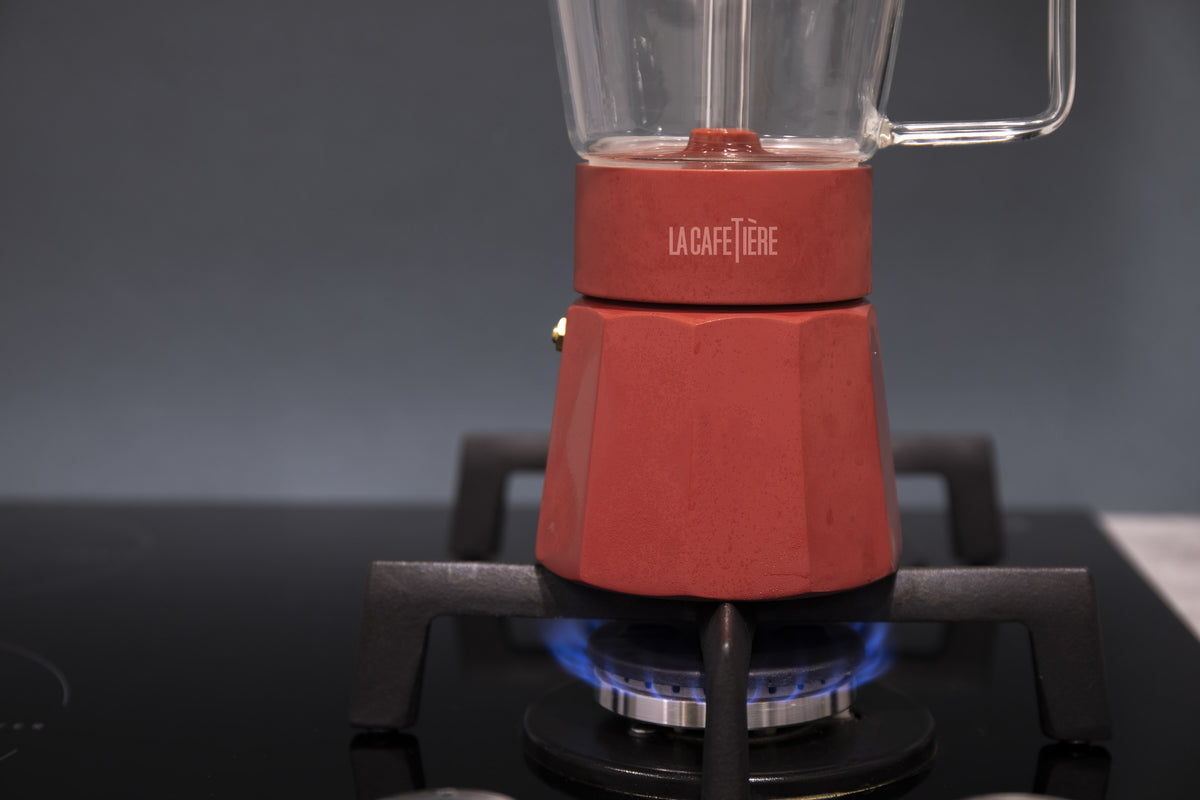 Szklana kawiarka Verona La Cafetière – czerwona, 290 ml – aranżacja