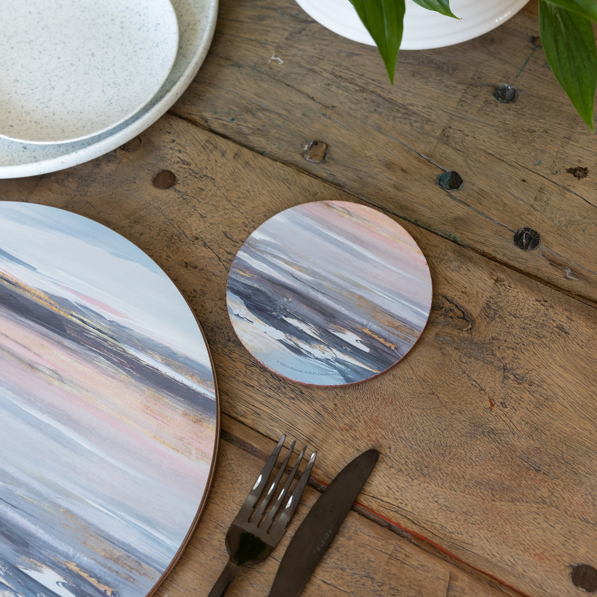 Podkładki okrągłe Abstrakcja Błękitno Szara Kitchen Craft – pod talerze, 4 szt. – aranżacja
