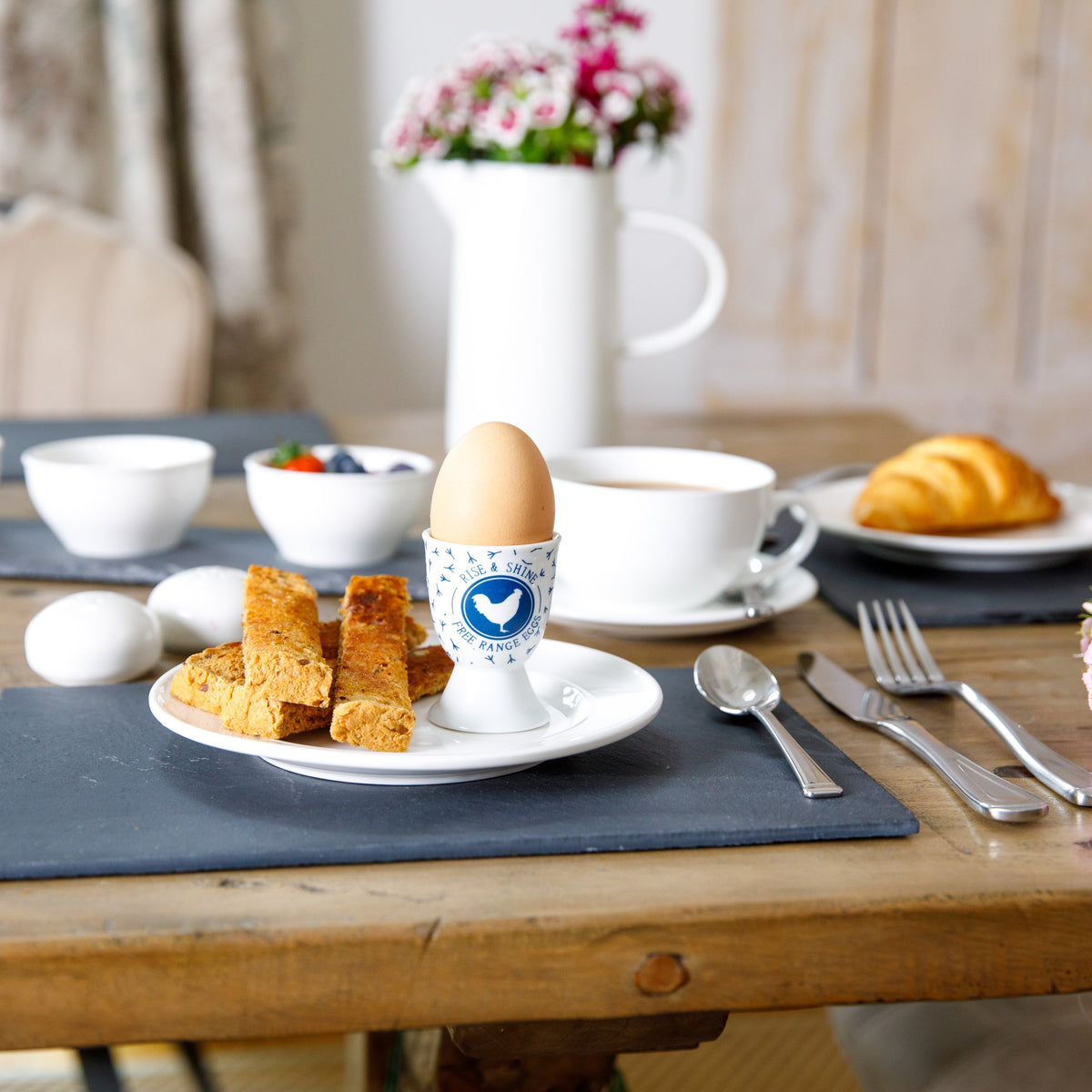 Kieliszki na jajko Traditional Blue Hen Kitchen Craft – zestaw 4 szt. – aranżacja