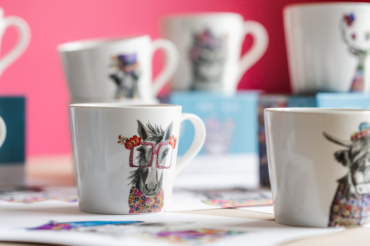 Kubek porcelanowy Koń Tipperleyhill Mikasa – 380 ml – aranżacja