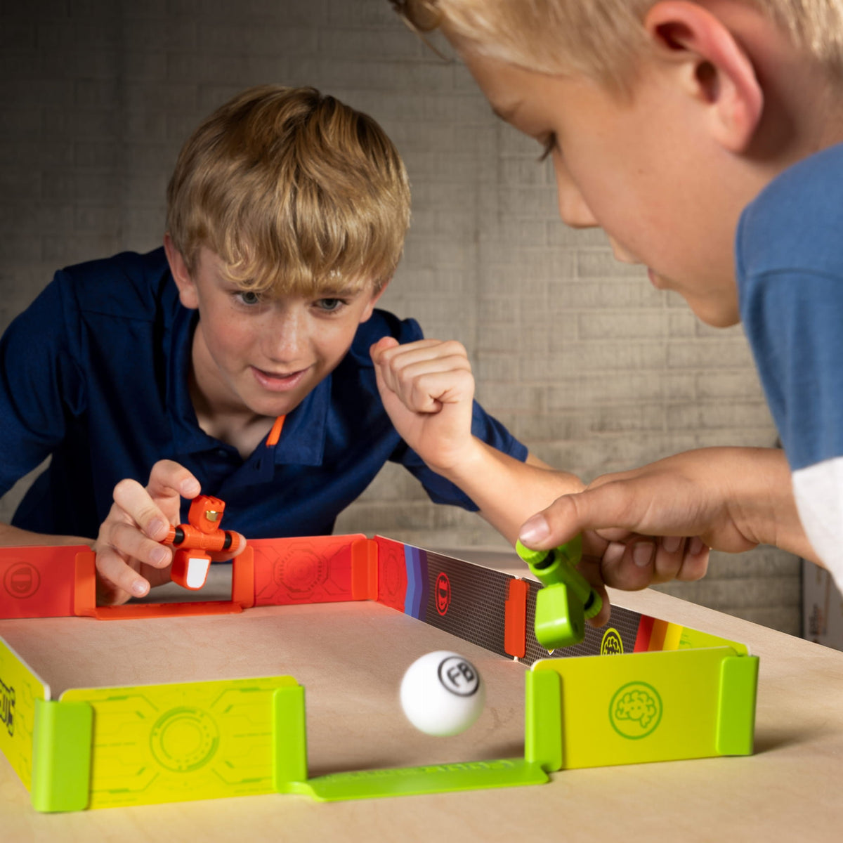 Piłkarzyki Fat Brain Toy Co. – Foosbots, zestaw ze stadionem