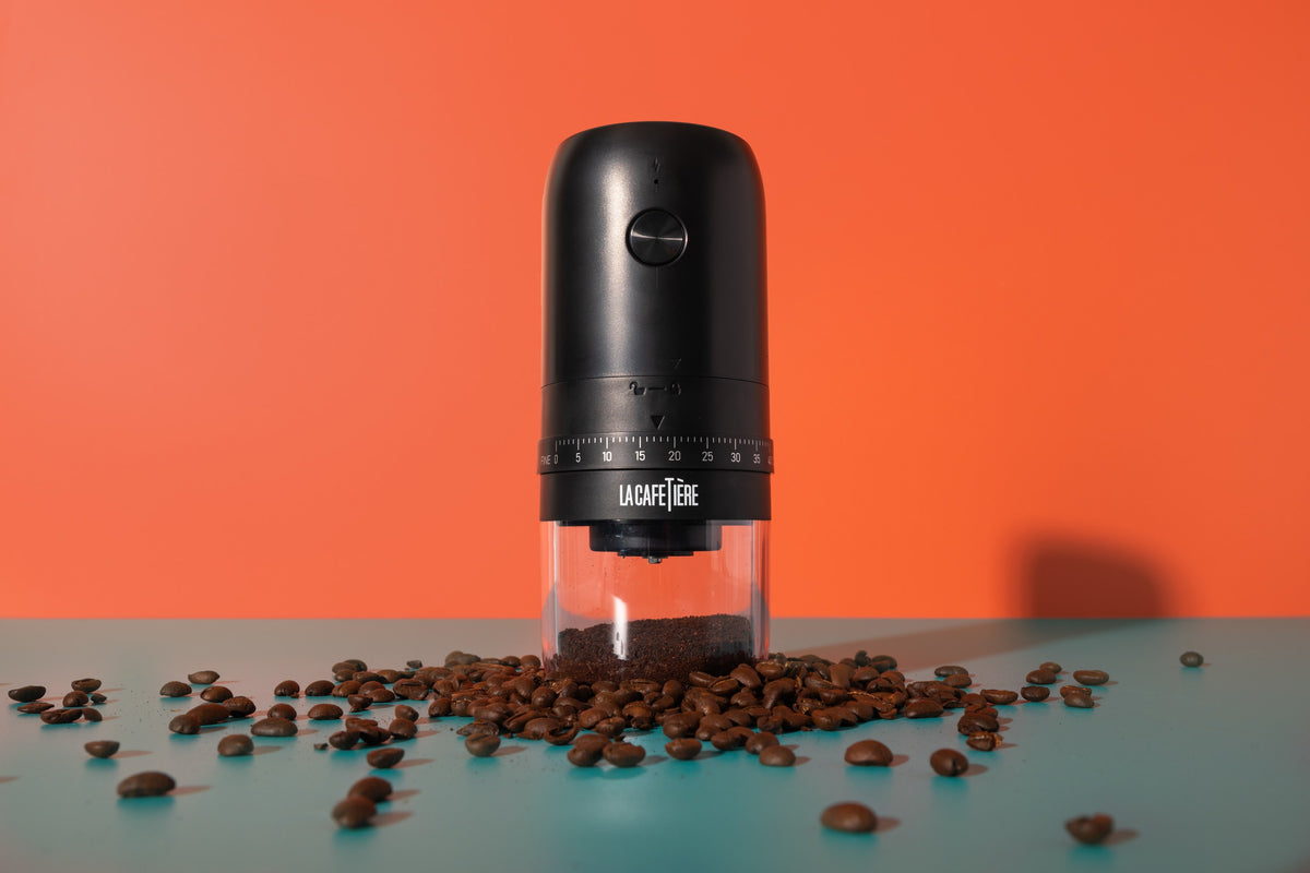 Elektryczny młynek do kawy z ceramicznymi żarnami La Cafetière – czarny, 200 ml – aranżacja