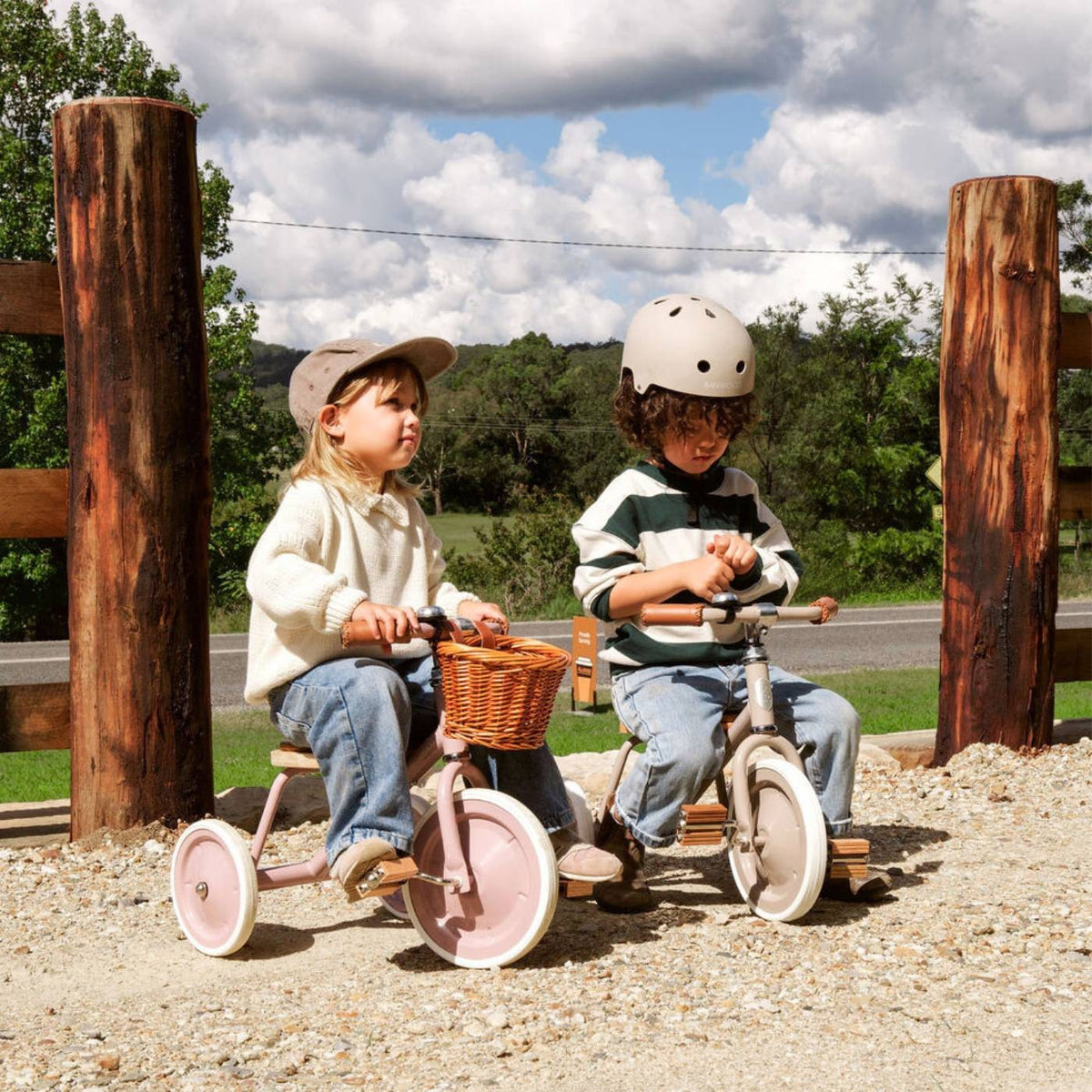 Banwood Rowerek trójkołowy Trike Beige – zdjęcie aranżacyjne