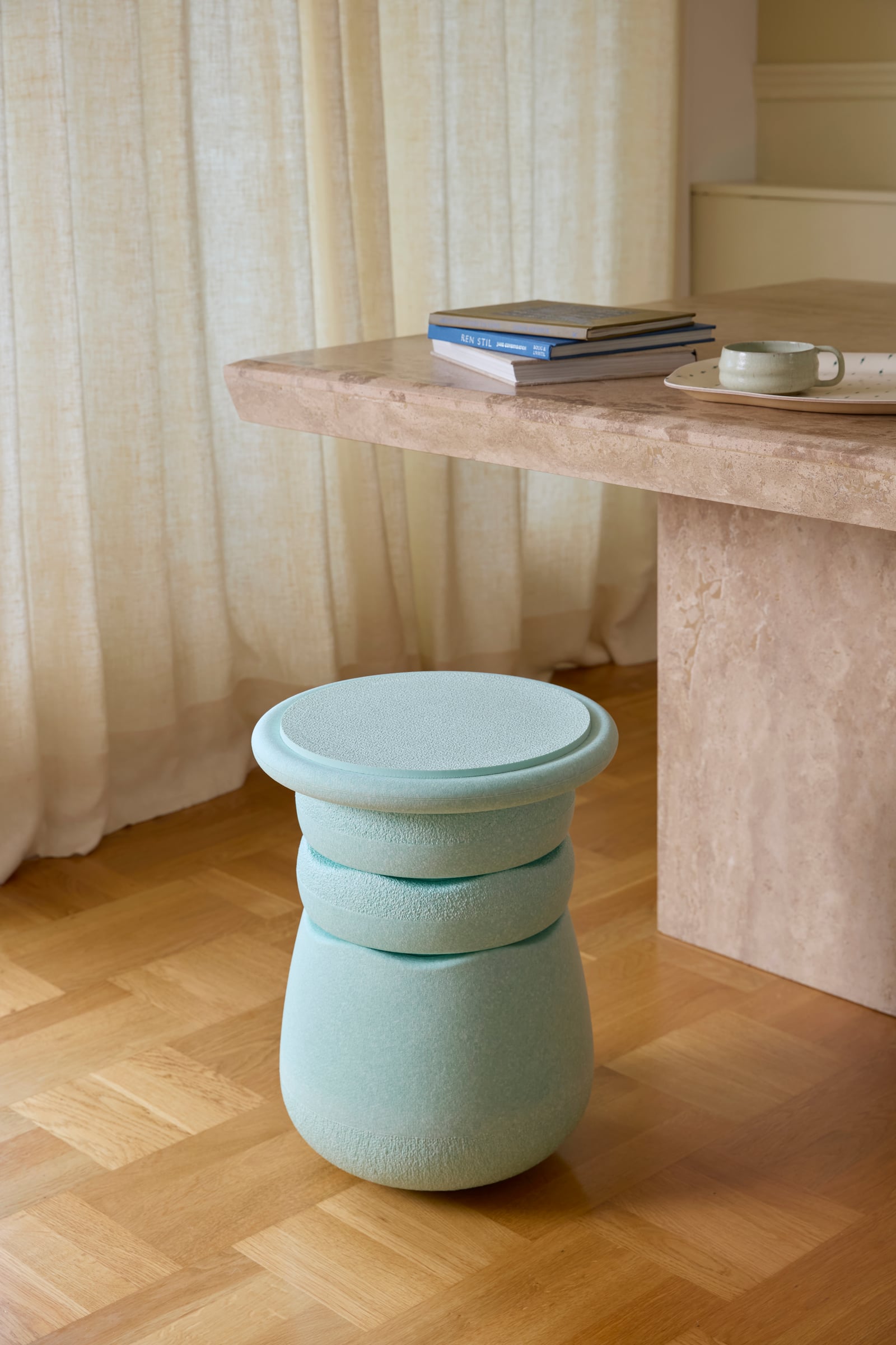 Stapelstein® Dynamic All light green na parkiecie