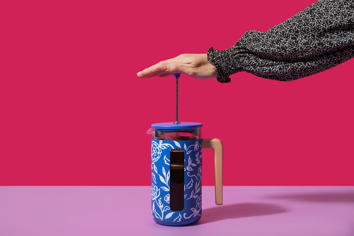 Zaparzacz do kawy French Press Pisa La Cafetière – Blu Fiorato, 8 filiżanek – aranżacja