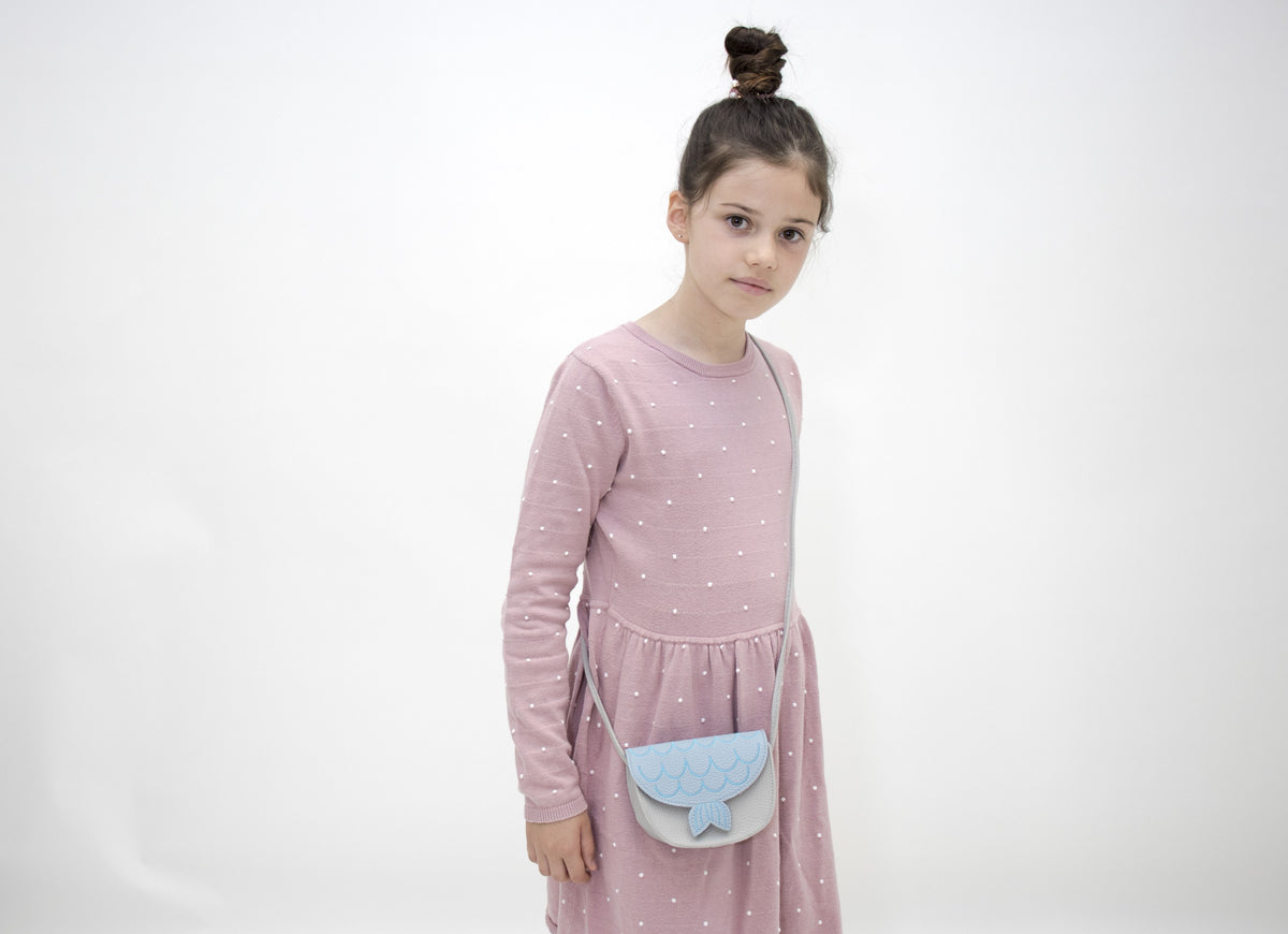 Torebka na ramię Asnee Yuko.B – niebieska, 13,5 × 6 × 14 cm – aranżacja