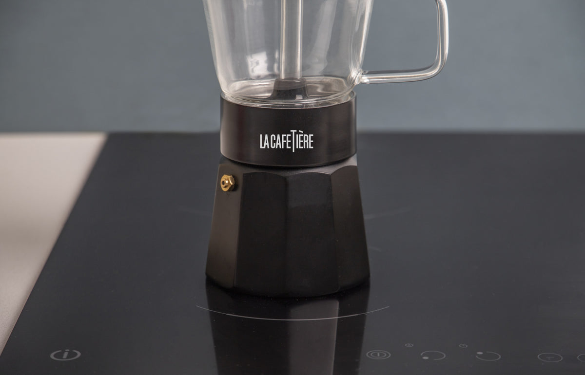 Szklana kawiarka Verona La Cafetière – czarna, 290 ml – aranżacja