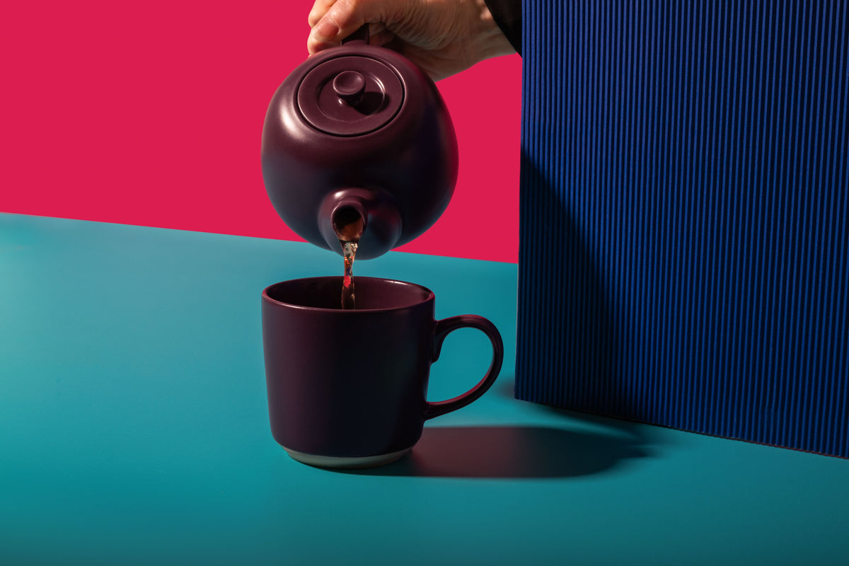 Kubek ceramiczny do kawy La Cafetière – fioletowy, 350 ml – aranżacja