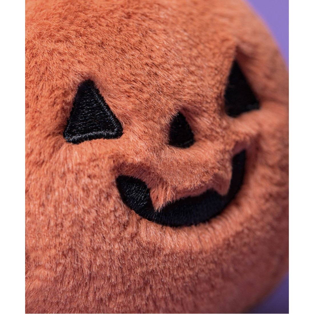 Maskotka Jellycat Amuseables – Dynia Jack 10 cm, zbliżenie na buzię
