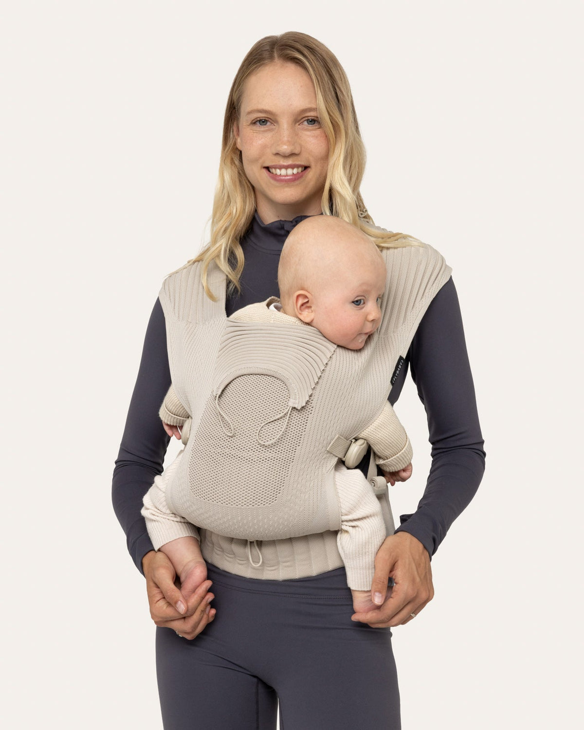 Nosidełko Flybaby All Cream – kremowa dzianina 3D, kremowe taśmy i klamry