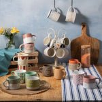 Kubek kamionkowy Kropki Mikasa – 390 ml – aranżacja