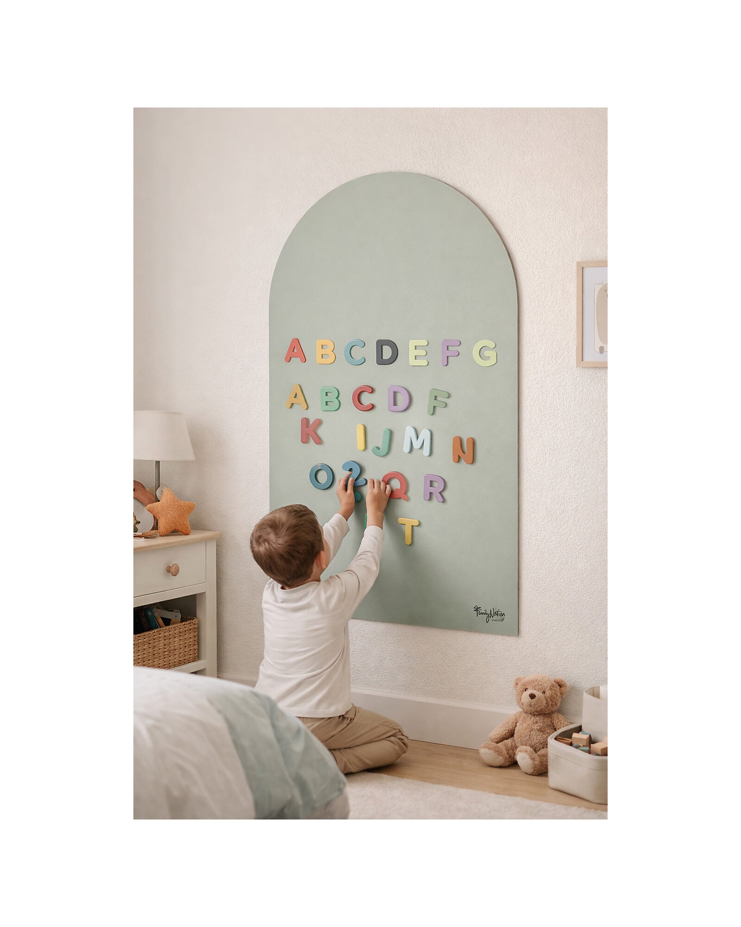 Family Nation MagneKids magnetyczna tablica samoprzylepna Arch 95×60 cm – Sage Green