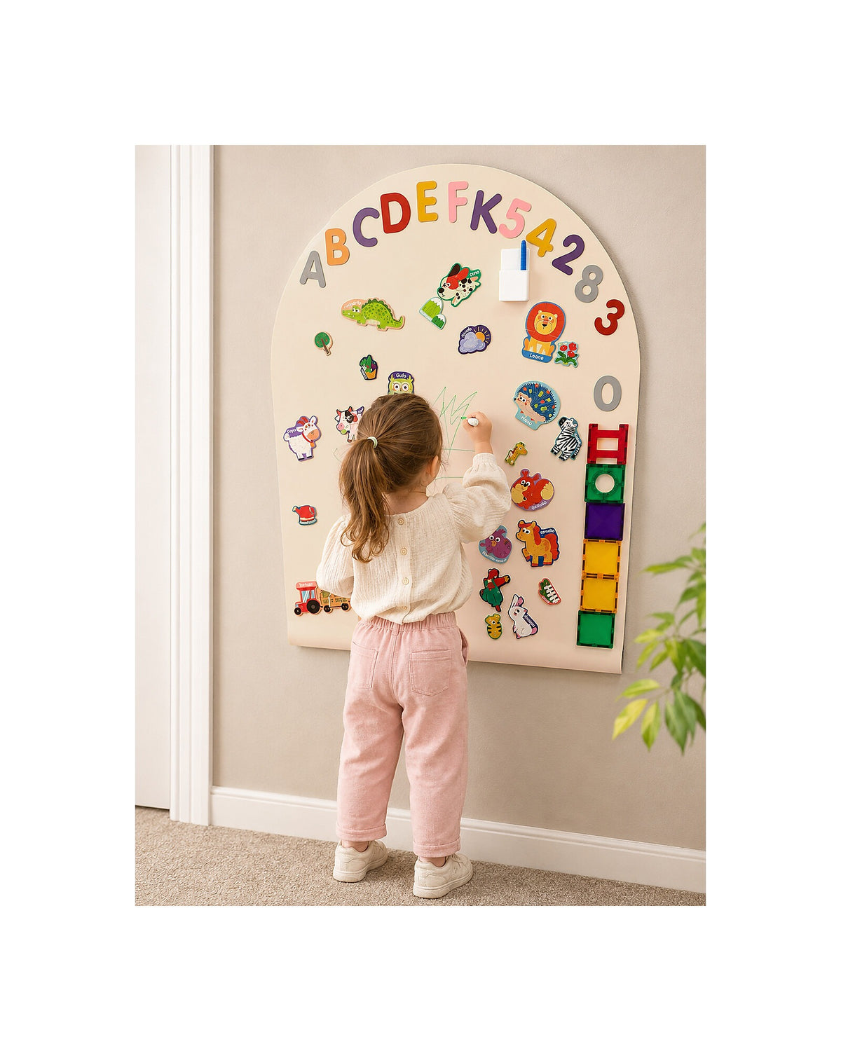 Tablica magnetyczna MagneKids Arch Sand – zabawa magnesami