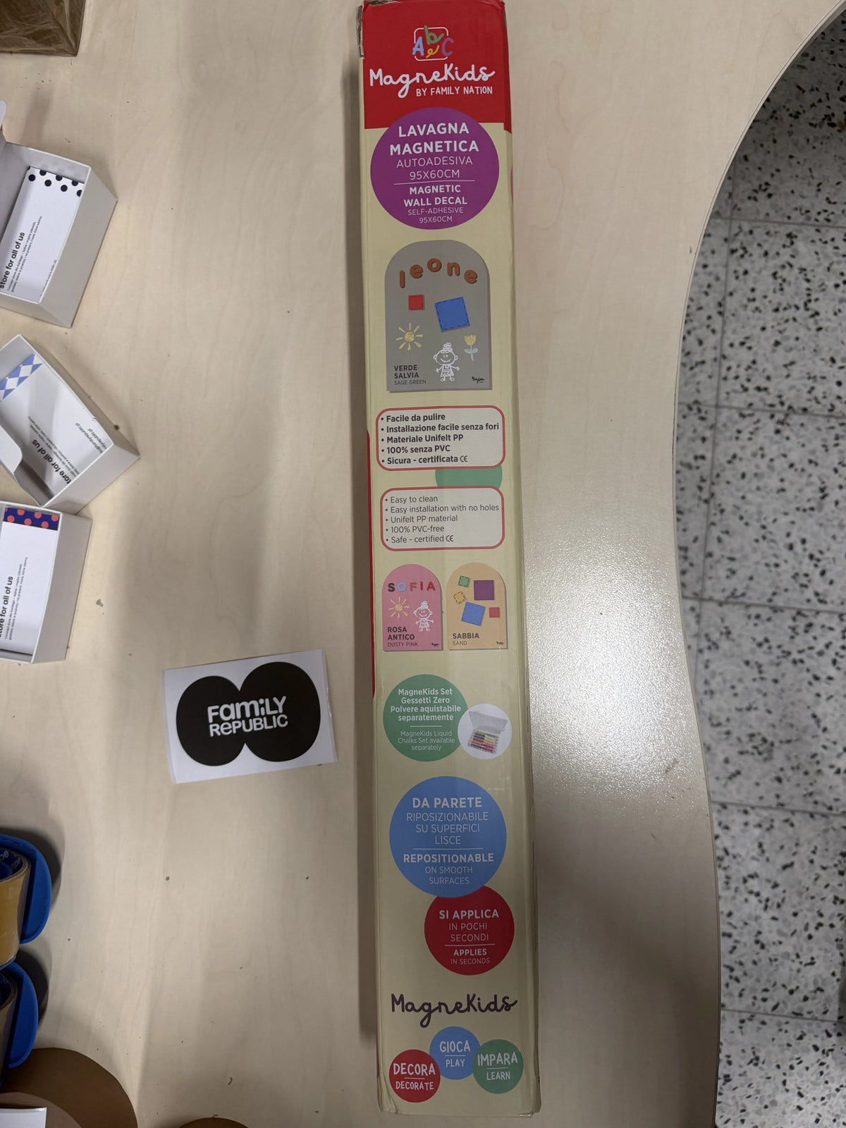 Opakowanie tego egzemplarza tablicy MagneKids Arch Sand – widok całego kartonu