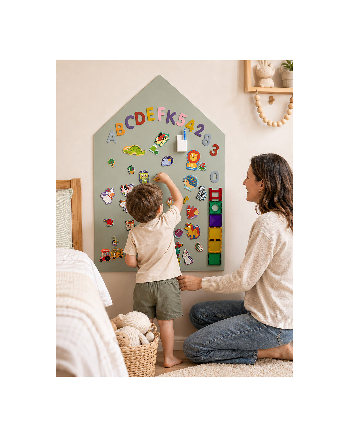 Family Nation MagneKids magnetyczna tablica samoprzylepna House 70×44 cm – Sage Green