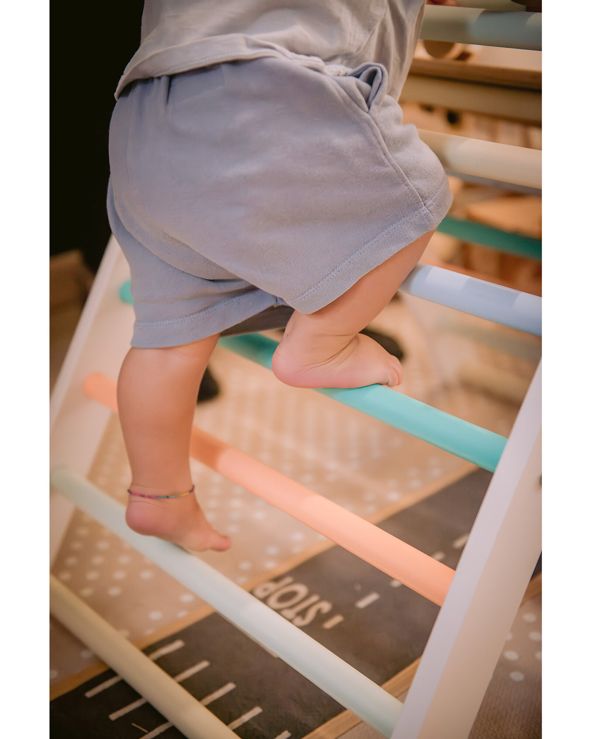 Family Nation trójkąt Pikler Montessori do wspinania – Rainbow Sunny Beach