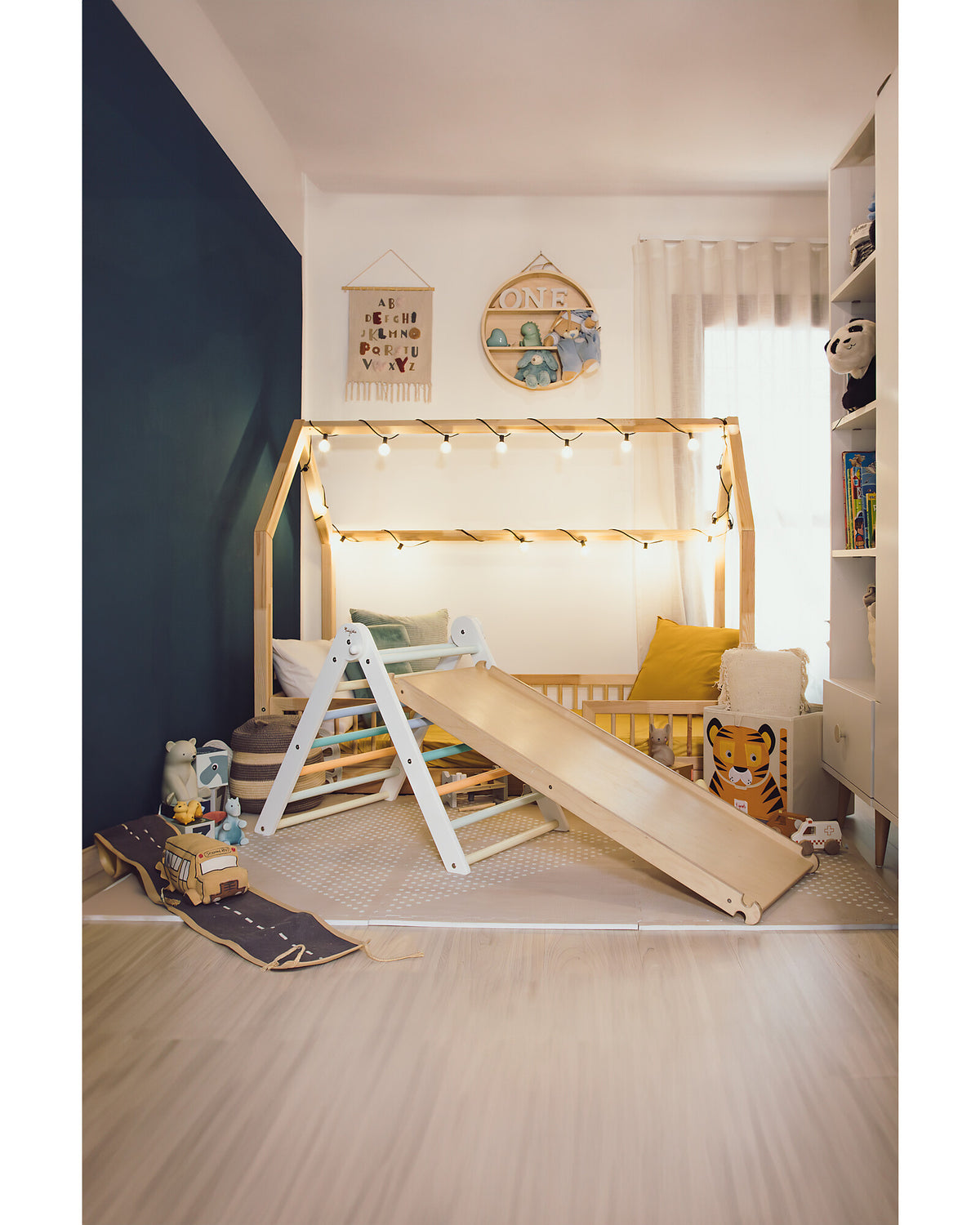Family Nation trójkąt Pikler Montessori do wspinania – Rainbow Sunny Beach