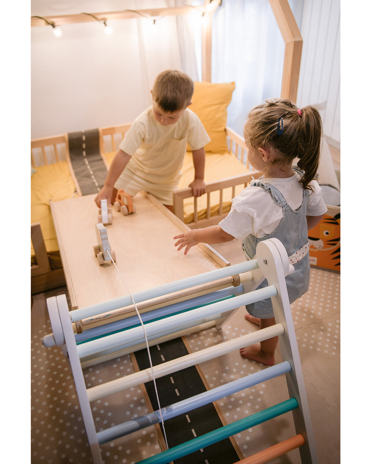 Family Nation trójkąt Pikler Montessori do wspinania – Rainbow Sunny Beach