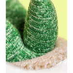 Maskotka Jellycat – Króliczek Kremowy z Aloesem 31 cm, zbliżenie na liście rośliny