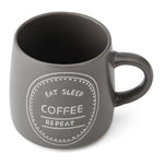 Kubek kamionkowy Eat Sleep Coffee Repeat Mikasa – brązowy, 400 ml – zdjęcie 2