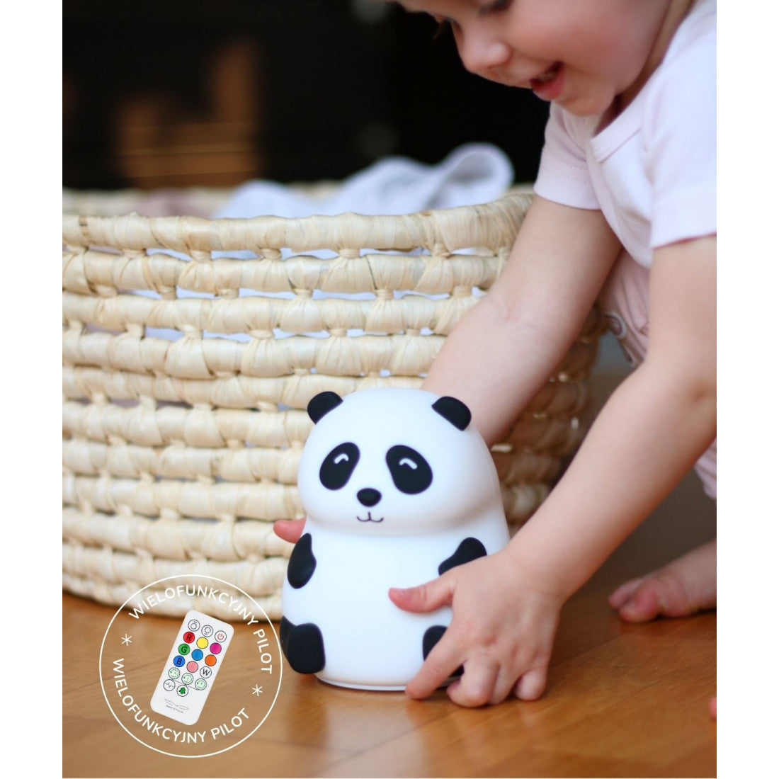Lampka nocna Panda z pilotem Rabbit & Friends – biała – zdjęcie 2