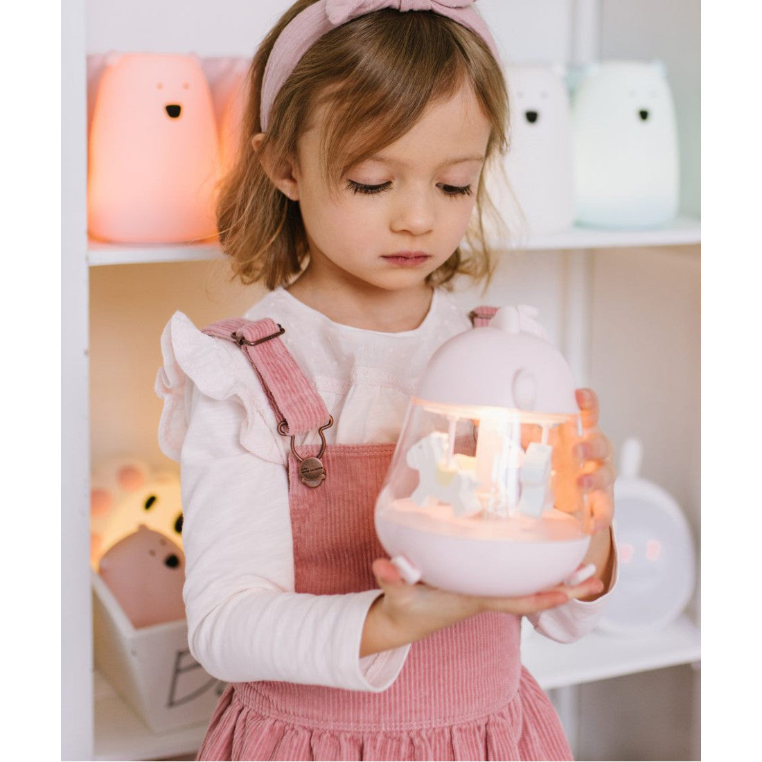 Lampka nocna Kurczaczek z pozytywką Rabbit & Friends – różowa – zdjęcie 4