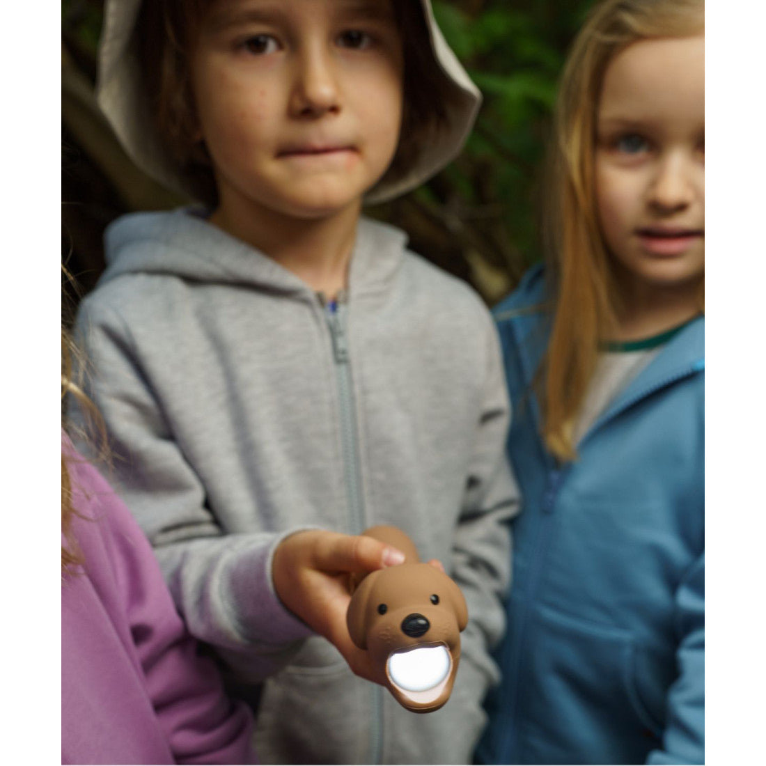 Latarka dla dzieci Pies BUDDY Rabbit & Friends – brązowa – zdjęcie 6