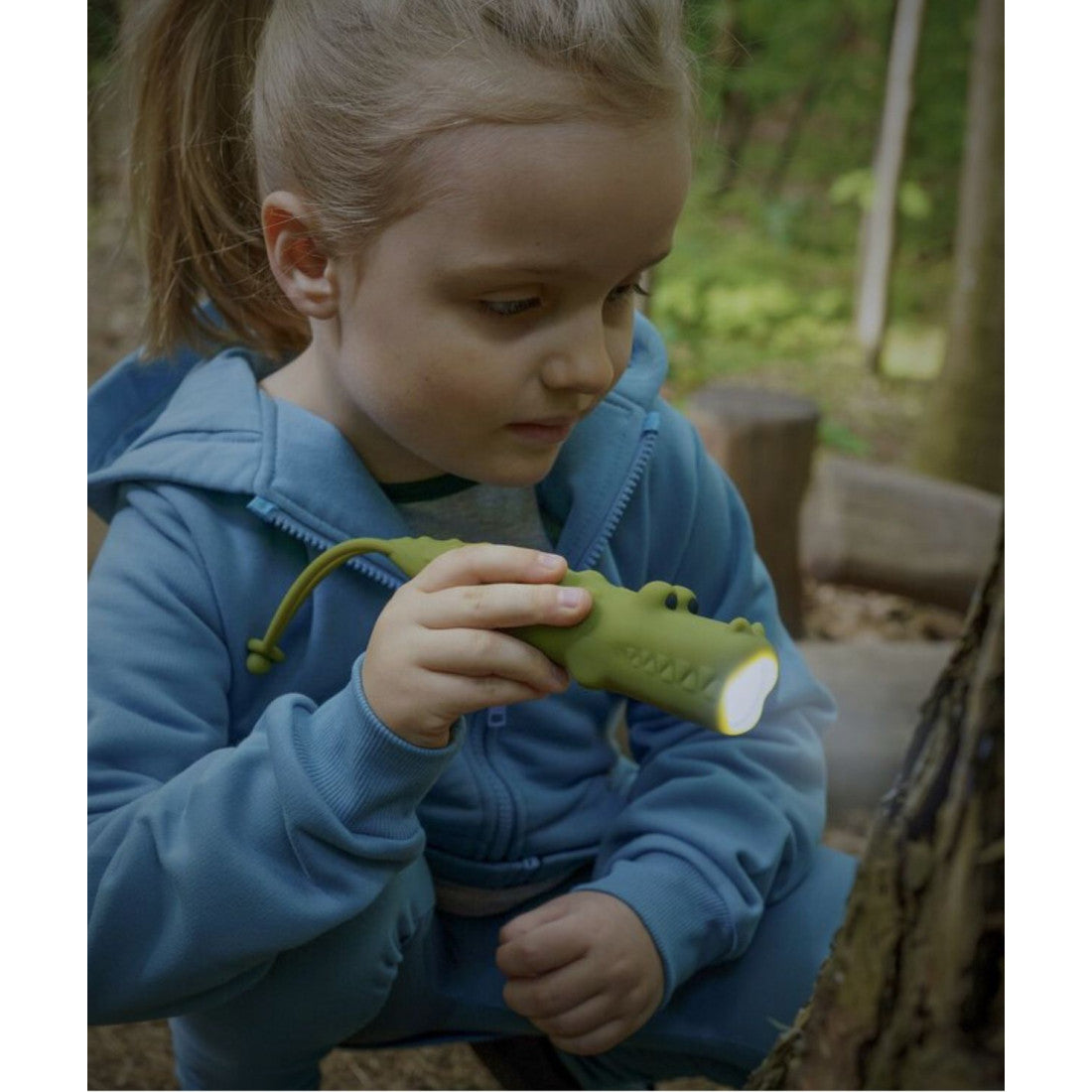 Latarka dla dzieci Krokodyl CROCO Rabbit & Friends – zielona – zdjęcie 3