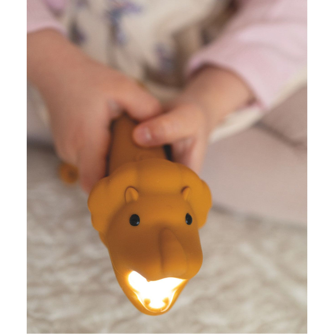 Latarka dla dzieci Lew LEO Rabbit & Friends – żółta – zdjęcie 2