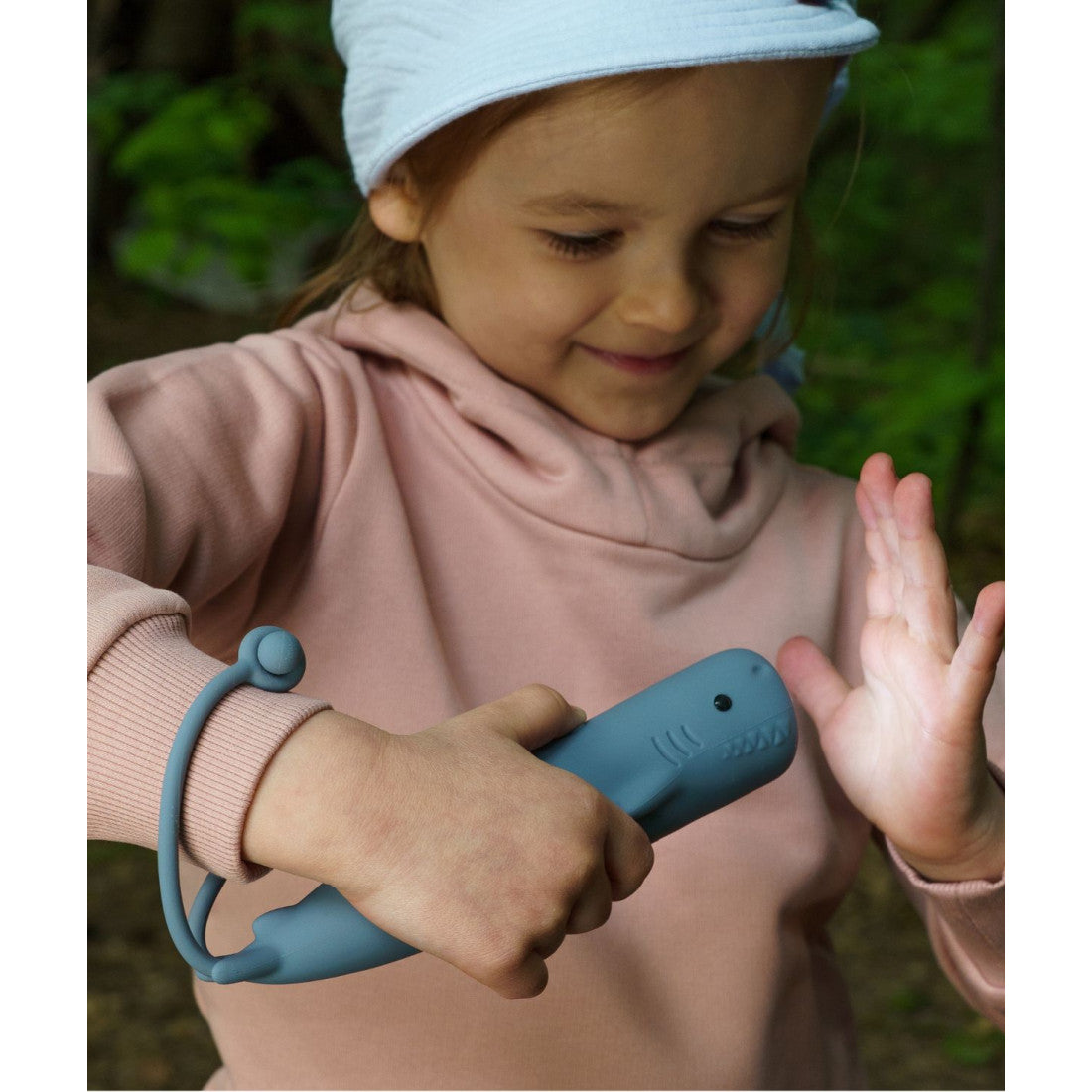 Latarka dla dzieci Rekin SHARKY Rabbit & Friends – niebieska – zdjęcie 5