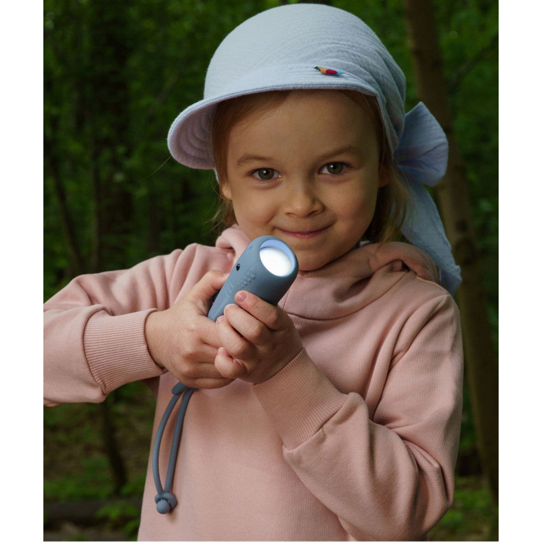 Latarka dla dzieci Rekin SHARKY Rabbit & Friends – niebieska – zdjęcie 4