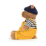 Miś Bartłomiej Jellycat w stroju marynarza widziany z boku