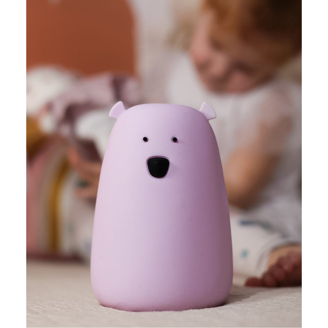 Lampka nocna Miś Duży Rabbit & Friends – lawendowa – zdjęcie 4