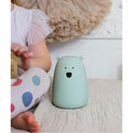 Lampka nocna Miś Duży Rabbit & Friends – szałwiowa – zdjęcie 6