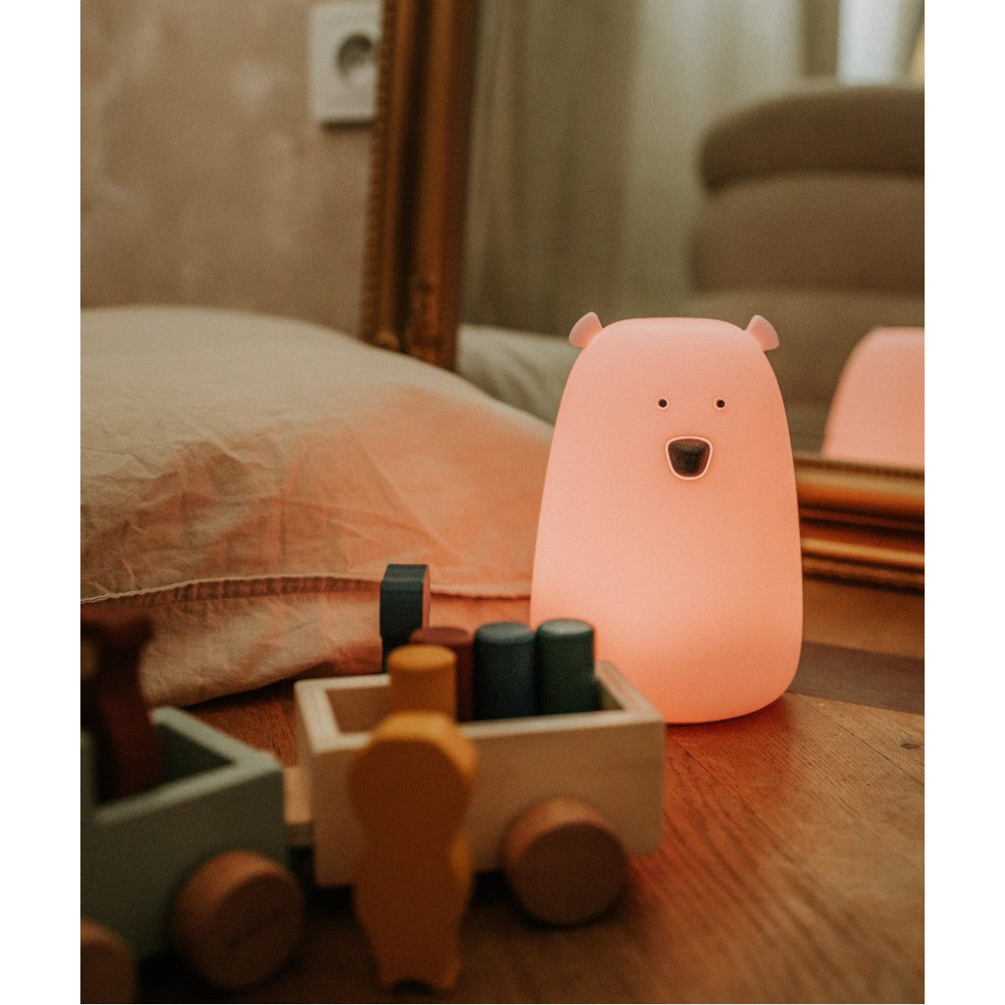 Lampka nocna Miś Duży z pilotem Rabbit & Friends – różowa – zdjęcie 5