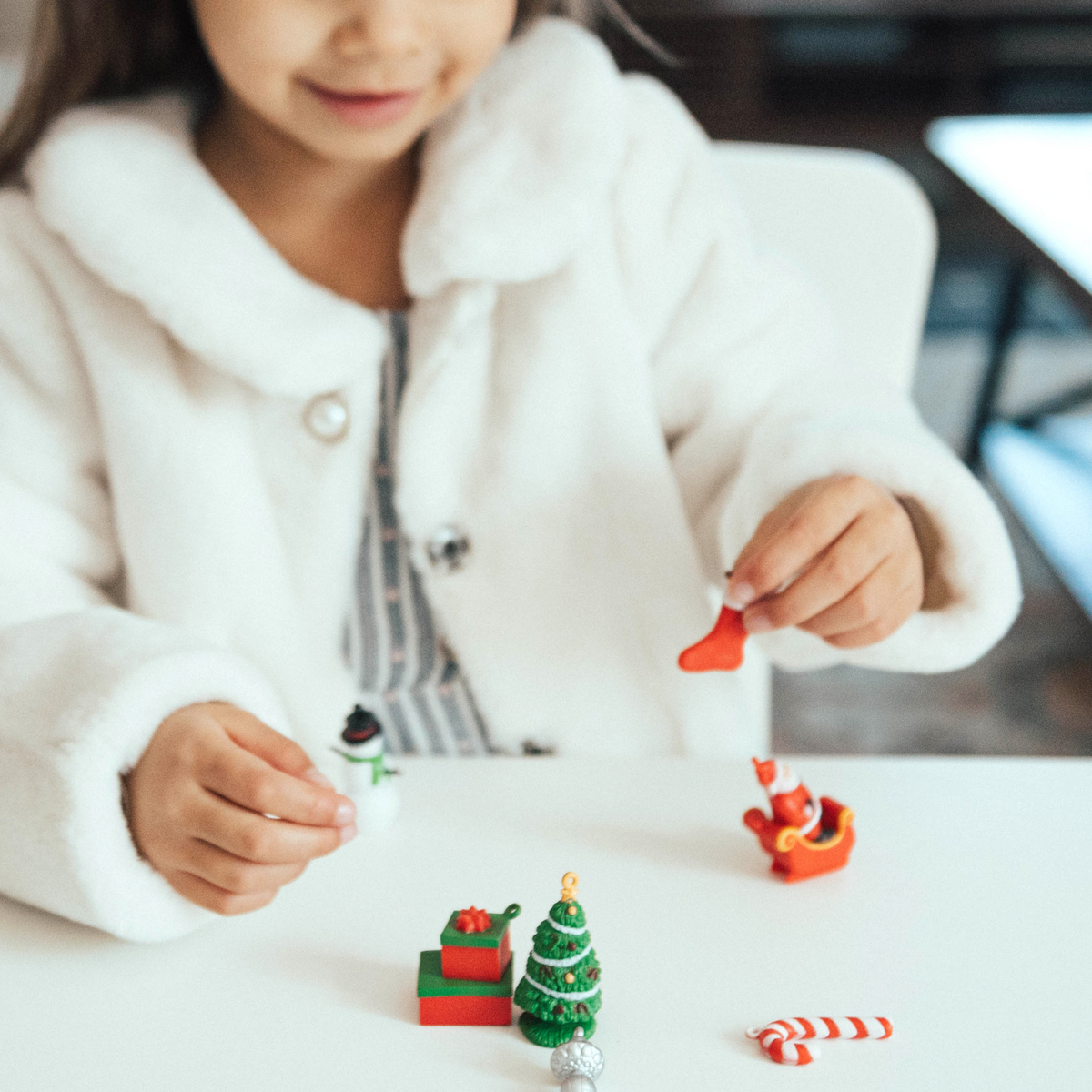 Figurki w tubie Safari Ltd – Boże Narodzenie, 8 szt. – zdjęcie 8
