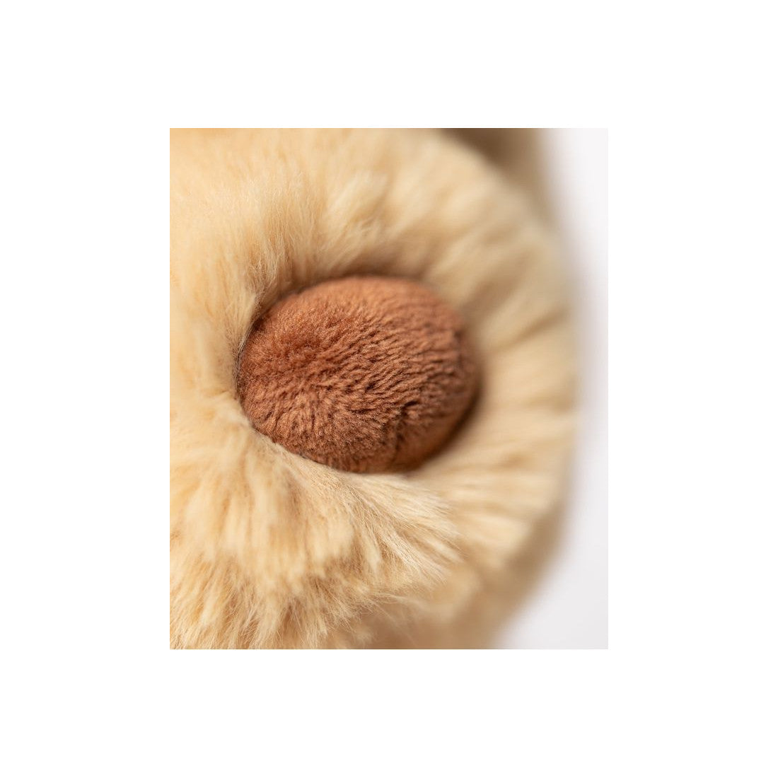Plecak Jellycat – Miś Słodziak 43 cm, zbliżenie na nosek