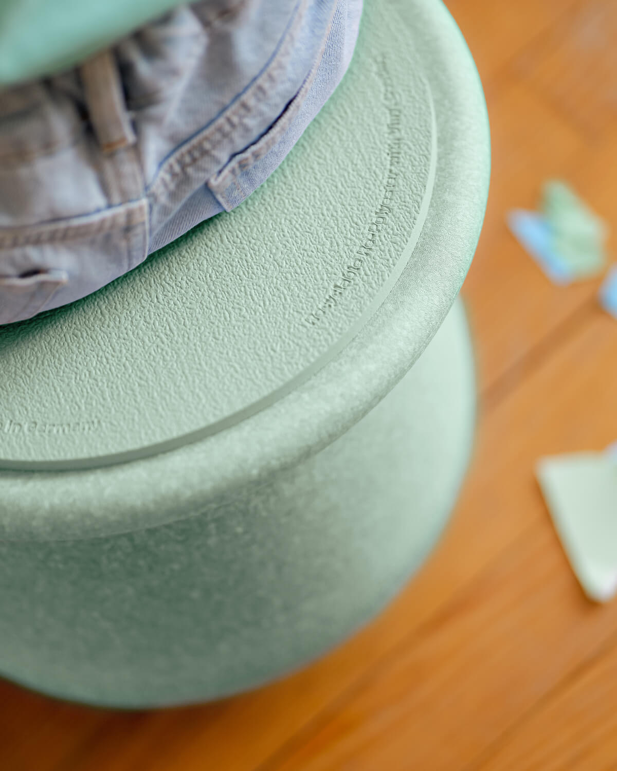 Stapelstein® Dynamic Small light green — zbliżenie na siedzisko z dzieckiem