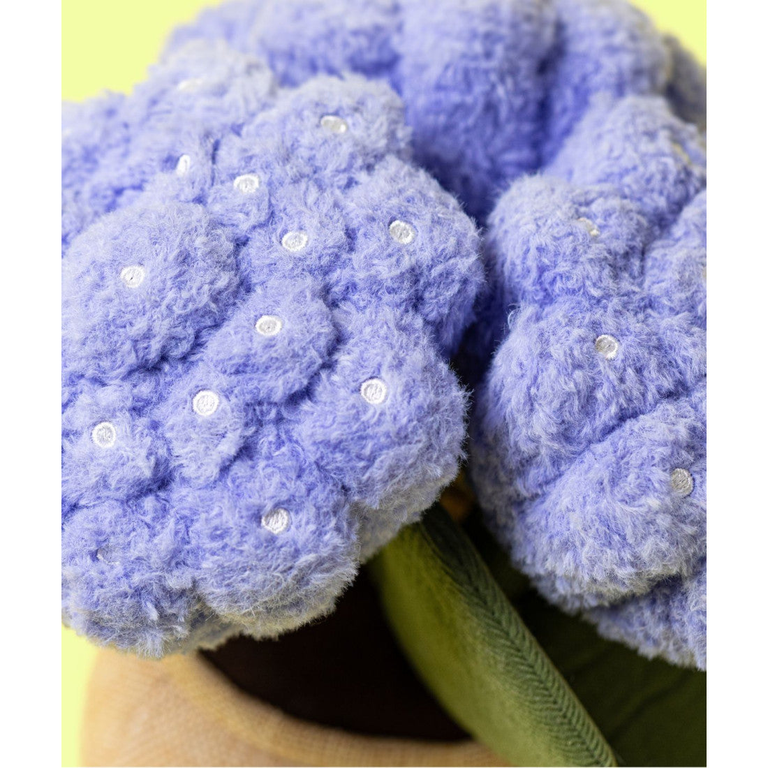 Maskotka Jellycat Amuseables – Hortensja 24 cm, zbliżenie na kwiaty