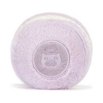 Maskotka Jellycat Amuseables – Makaronik Liliowy May 12 cm, widok z tyłu z logo Jellycat