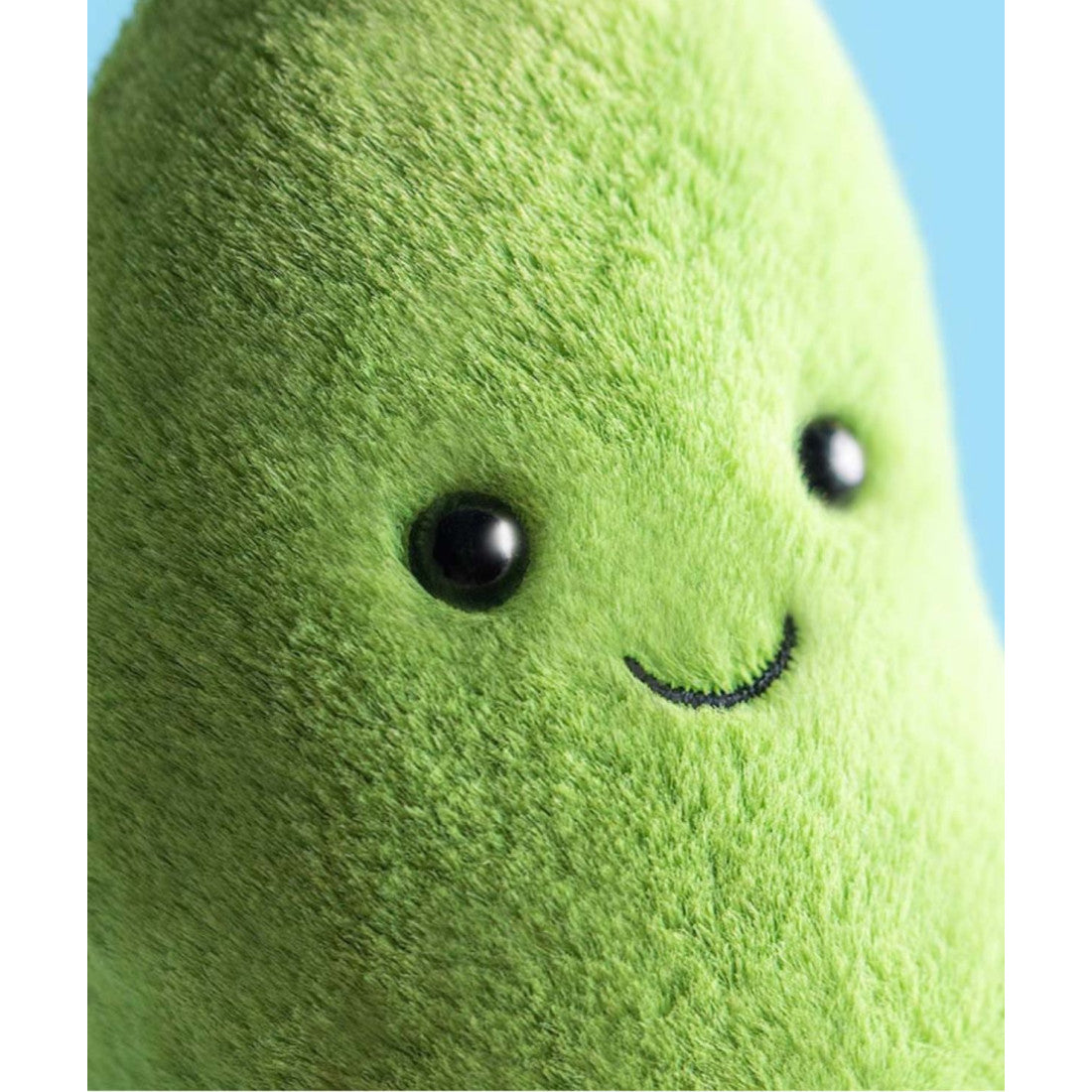 Maskotka Jellycat Amuseables – Zielona Fasola 13 cm, zbliżenie na buzię